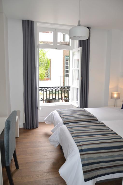 Edificio Charles 104 Apartment Фуншал Екстериор снимка
