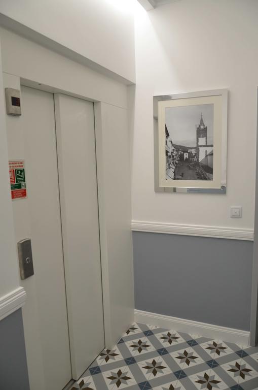 Edificio Charles 104 Apartment Фуншал Екстериор снимка